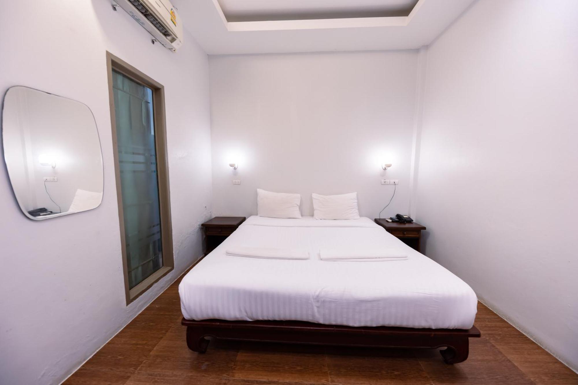 Sleep Hotel - Sha Certified Сурат Тхани Екстериор снимка
