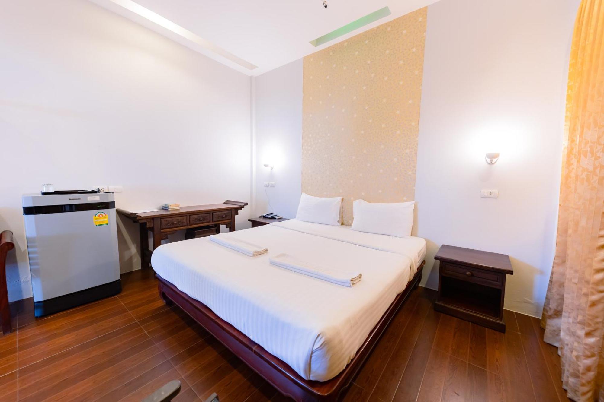 Sleep Hotel - Sha Certified Сурат Тхани Екстериор снимка