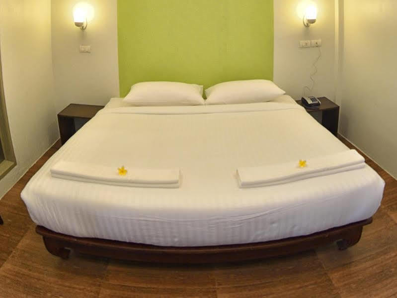 Sleep Hotel - Sha Certified Сурат Тхани Екстериор снимка